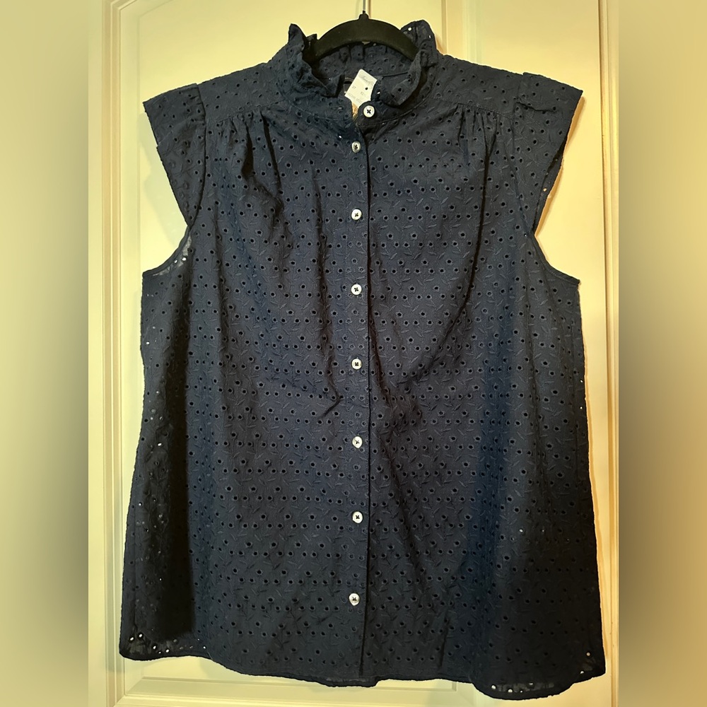 Nwt’s Brooks Brothers Dark Blue Eyelet Fabric blouse. Sz 12